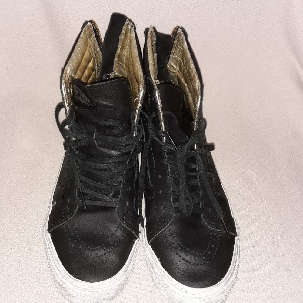 Van's Hi Top Leather Sneaker